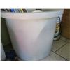 Image 3 : LARGE WHITE PLASTIC TUB