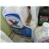 Image 2 : LOT OF ASSORTED OIL, OPEN CONTAINERS PARTIALLY USED