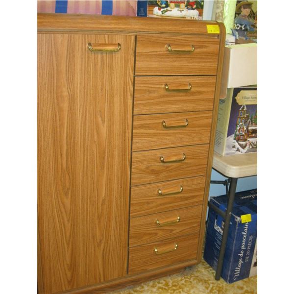 CHEST OF DRAWERS W/DRAWERS & CUPBOARD DOOR