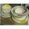 Image 1 : LARGE LOT OF CORELLE DISHWARE