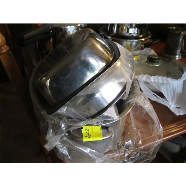 SS ROASTING PAN, NEW KNIVES, ENAMEL ROASTER, ETC.