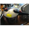 Image 2 : LARGE STAINLESS POT & A PRESSURE COOKER