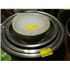 Image 1 : LARGE SET OF MIXING BOWLS & A SMALLER SET OF MIXING BOWLS W/LIDS