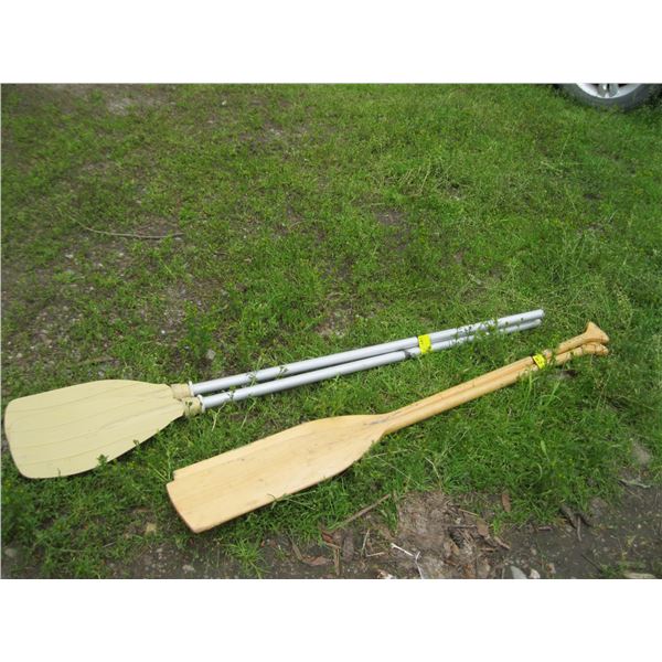 PAIR OF WOODEN PADDLES & A SPARE SET OF ALUMINUM HANDLED 'AS IS'