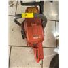 Image 2 : 'AS IS' HUSQVARNA 257 CHAINSAW (LOOKS LIKE IT NEEDS NEW HANDLE)