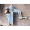 Image 5 : 4 - VICES & A PIECE OF RAILWAY IRON
