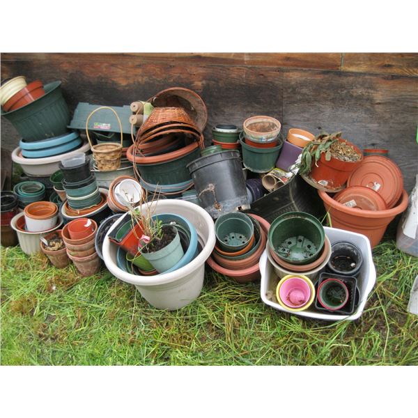 LOT OF ASSORTED PLANTERS