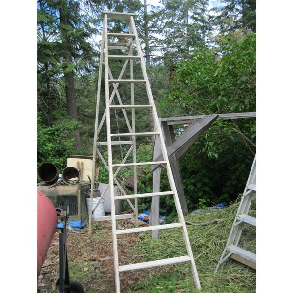 'AS IS' WOODEN 8' STEP LADDER