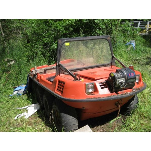 8 WHEEL ARGO ATV , RUNS BUT NEEDS WORK, W/WINCH ON THE FRONT