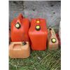 Image 1 : 4 - PLASTIC FUEL CANS