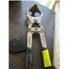 Image 1 : CASTRATING TOOL