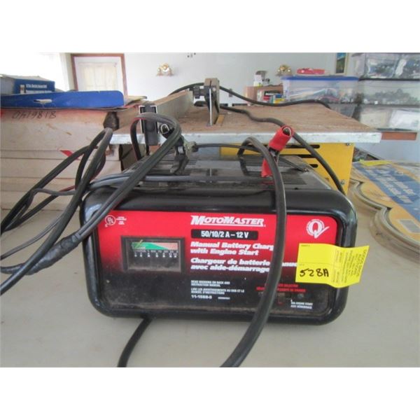 MOTOMASTER BATTERY CHARGER