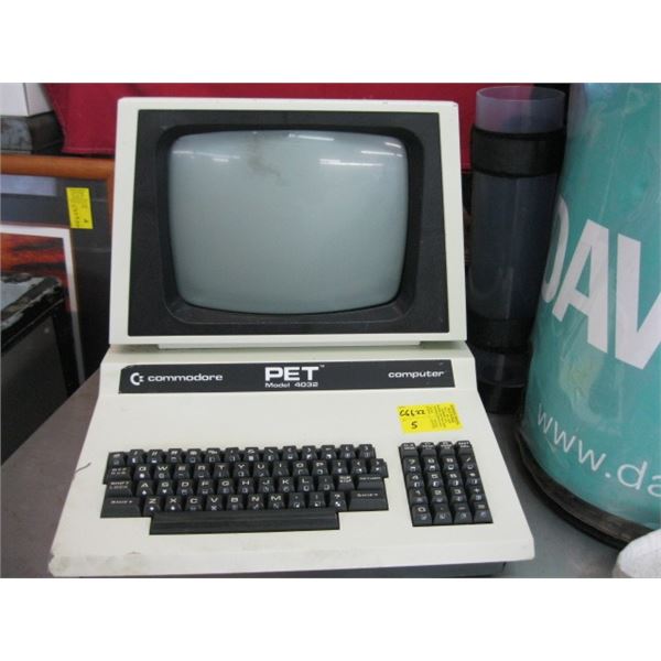 COMMODORE COMPUTER SET MODEL 4032