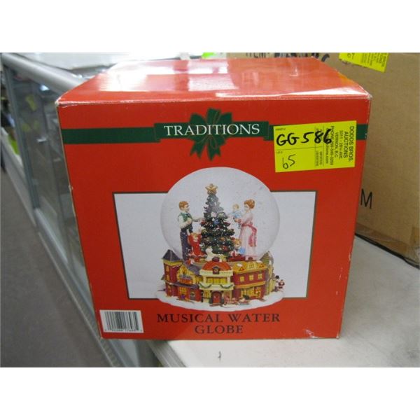 CHRISTMAS THEME MUSICAL WATER GLOBE