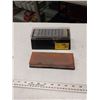 Image 1 : 2 KNIFE SHARPENING STONES