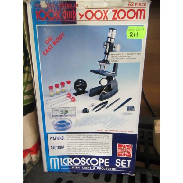 MICROSCOPE SET IN BOX