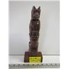 Image 1 : SMALL TOTEM POLE WITH BEAVER AND EAGLE