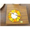 Image 3 : RETRO CHEESE BOARD WITH KNIFE AND ANTIQUE CRIB BOARD