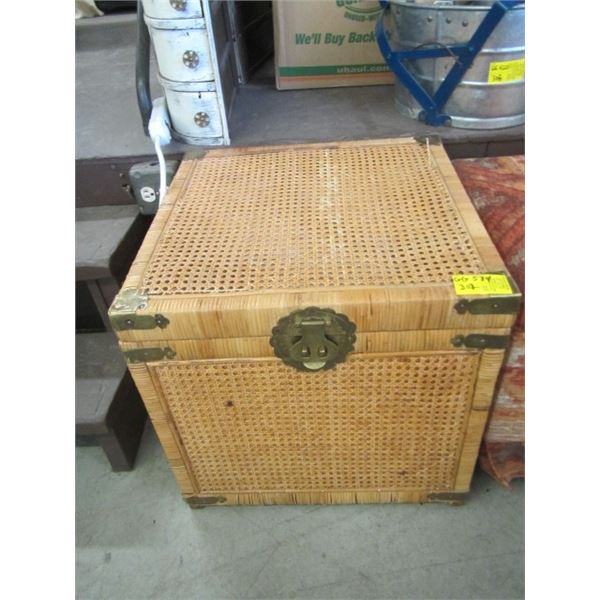 WICKER TRUNK WITH OVAL WALL HANG MIRROR