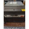 Image 2 : 394 OVERHEAD PROJECTOR 3 M AUDIO VISUAL DIVISION