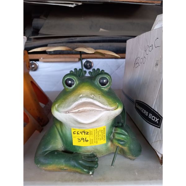 FROG DECORATION WITH METAL FLOWER