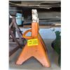 Image 1 : 2 ORANGE JACK STANDS