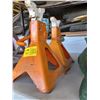 Image 2 : 2 ORANGE JACK STANDS