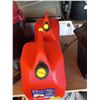 Image 2 : 2 NEW 5.3 GAL JERRY CANS