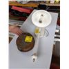 Image 1 : 8" DAMPER AND A WALL MOUNT EXTERIOR LIGHT FIXTURE