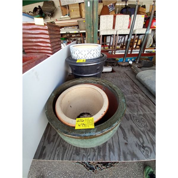 LOT OF CERAMIC PLANTERS