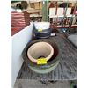 Image 1 : LOT OF CERAMIC PLANTERS