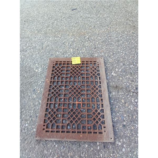 METAL FLOOR OR WALL GRATE