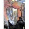 Image 4 : 2 GOLF BAGS AND CLUBS