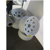 Image 1 : 4-5 BOLT WHITE RIMS