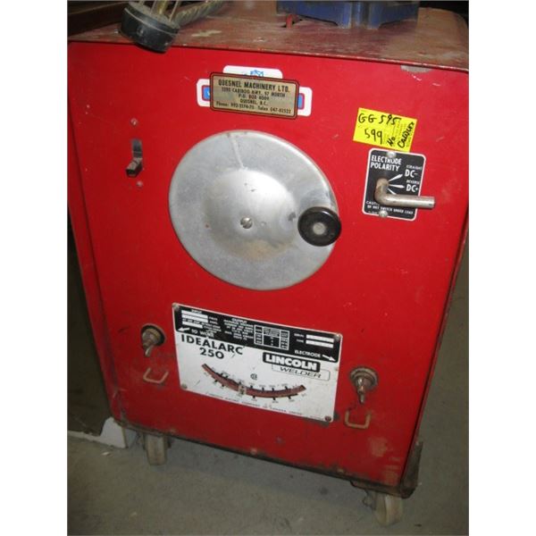 LINCOLN WELDER IDEALARC 250. NO CABLES