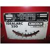 Image 2 : LINCOLN WELDER IDEALARC 250. NO CABLES