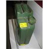 Image 2 : GREEN METAL GAS CAN