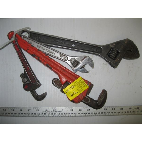 2-PIPE WRENCHES AND TWO CRESCENT WRENCHES