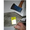 Image 2 : SMALL HATCHET AND FOLDING SHOVEL