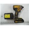 Image 1 : DEWALT DRILL 20 VOLT MAX WITH EXTRA BATTERY
