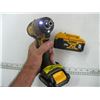 Image 2 : DEWALT DRILL 20 VOLT MAX WITH EXTRA BATTERY