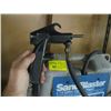 Image 2 : 2 CAMPBELL HAUSEFELT 2.5 GAL SAND BLASTER