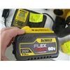 Image 2 : DEWALT 16" BRUSHLESS CHAIN SAW WITH BATTERY CHARGER AND TWO WEDGES