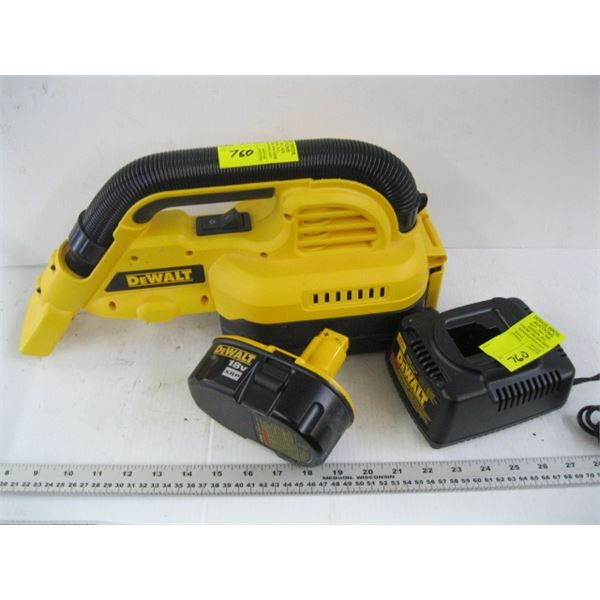 DEWALT 18 VOLT VACUUM WITH BATTERY AND CHARGER