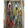 Image 2 : FLAT OF ASSORTED PLIERS
