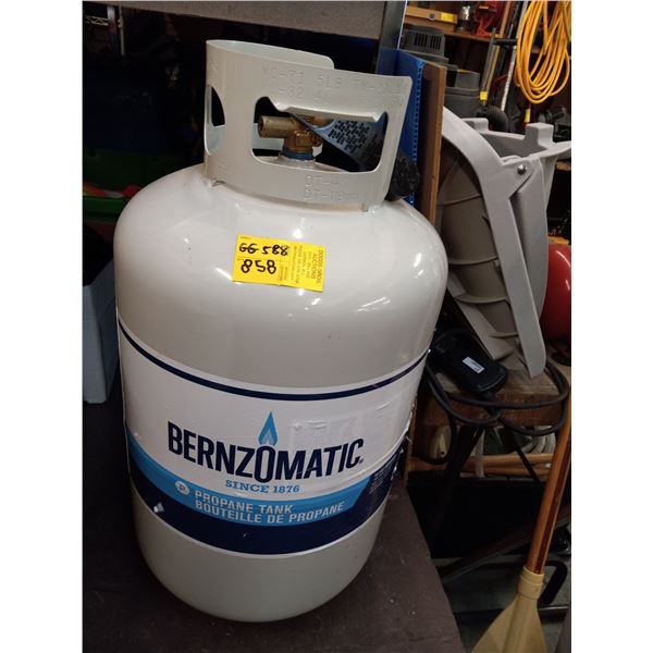 BERNZOMATIC PROPANE TANK