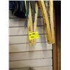 Image 2 : PR OF WOOD SNOW SHOES