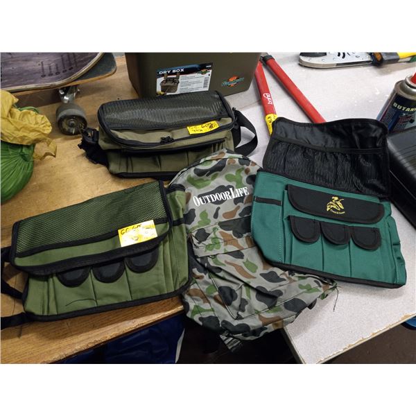 4 SMALL CAMMO BAGS