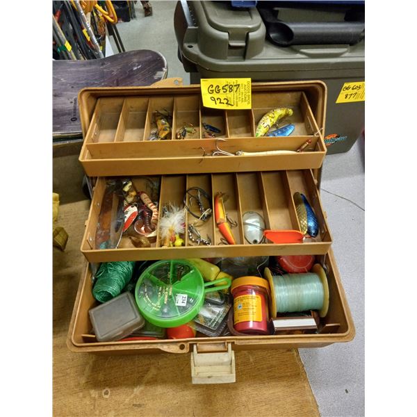 OLDPAL WOODSTREAM TACKLE BOX WITH MISC TACKLE