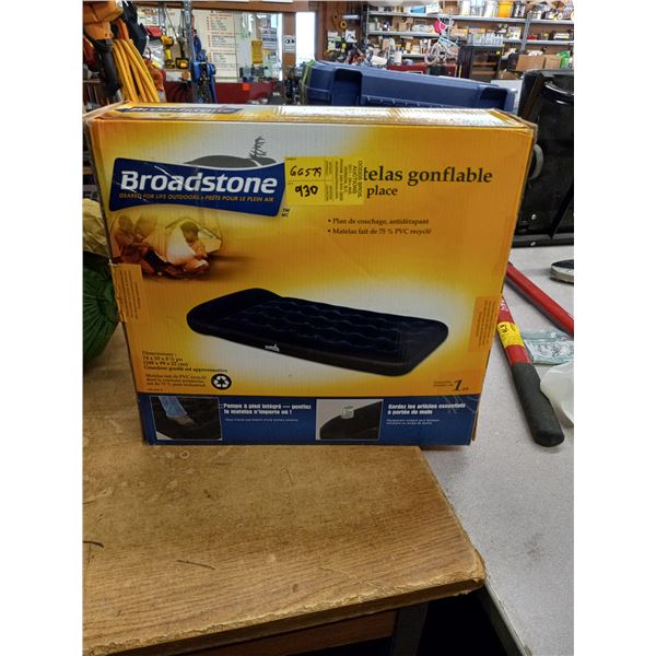 BROADSTONE SINGLE AIR MATTRESS IN BOX